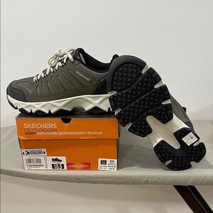 Sketchers Outdoor water repellent men’s Crossbar Stilholt sneakers 10.5 wide